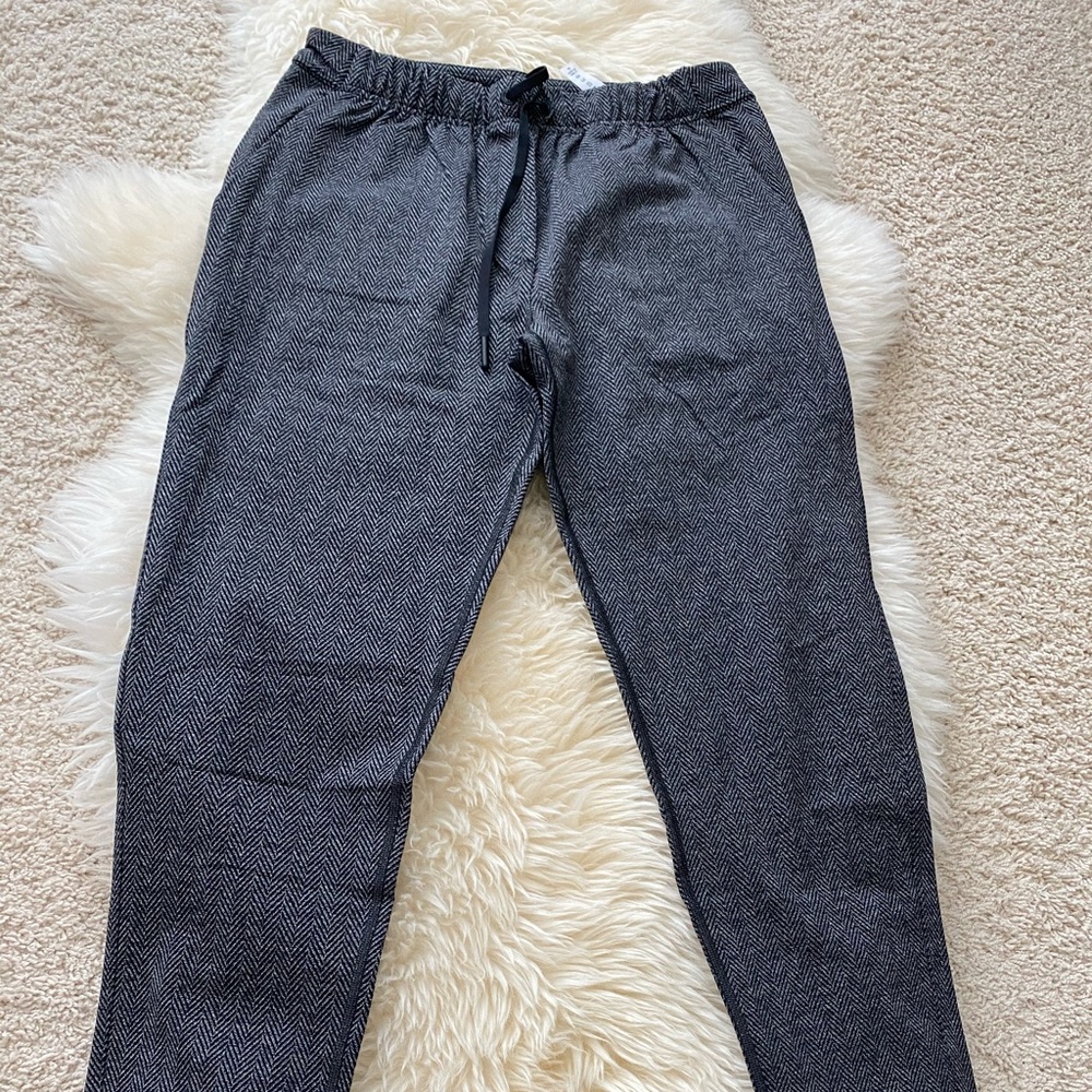 Lululemon herringbone jogger size 4